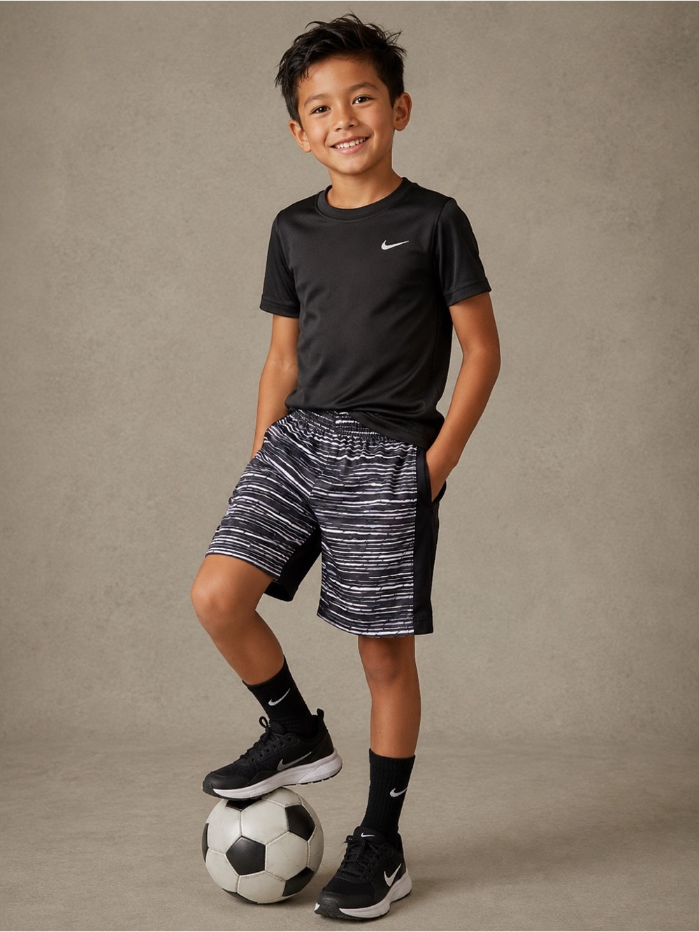 Nike Dri-FIT Performance Athletic Shorts Black and White Size 7